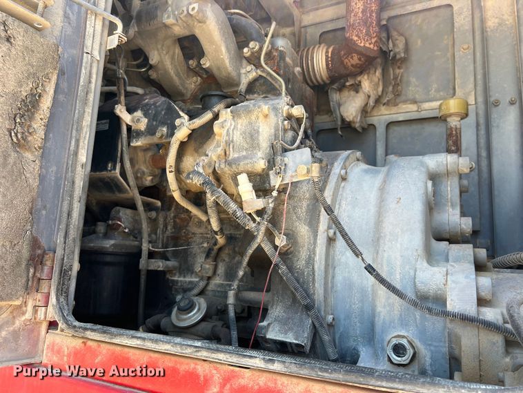 image for item LU9904 2005 Manitowoc 10000 crane