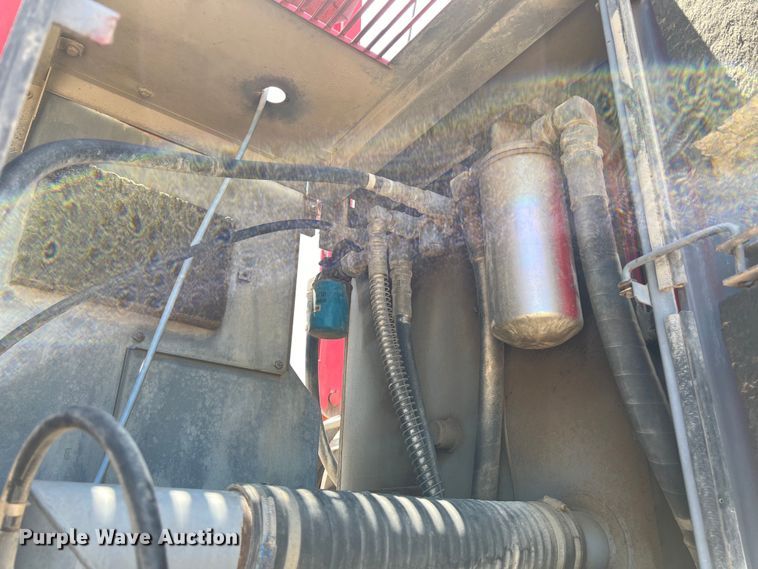 image for item LU9904 2005 Manitowoc 10000 crane