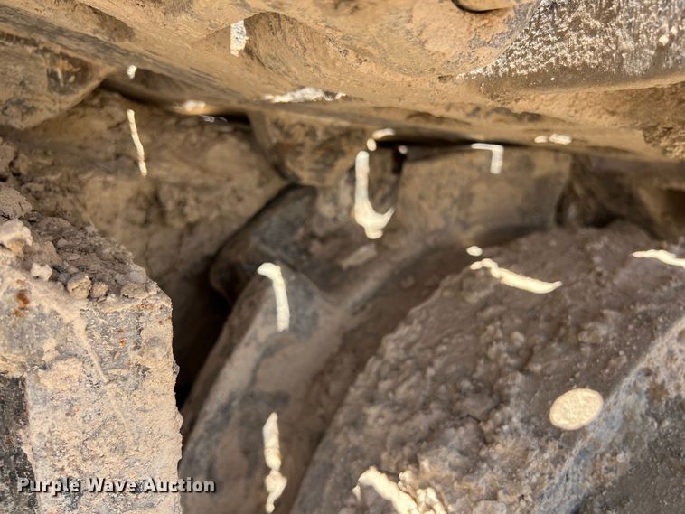 image for item LU9904 2005 Manitowoc 10000 crane