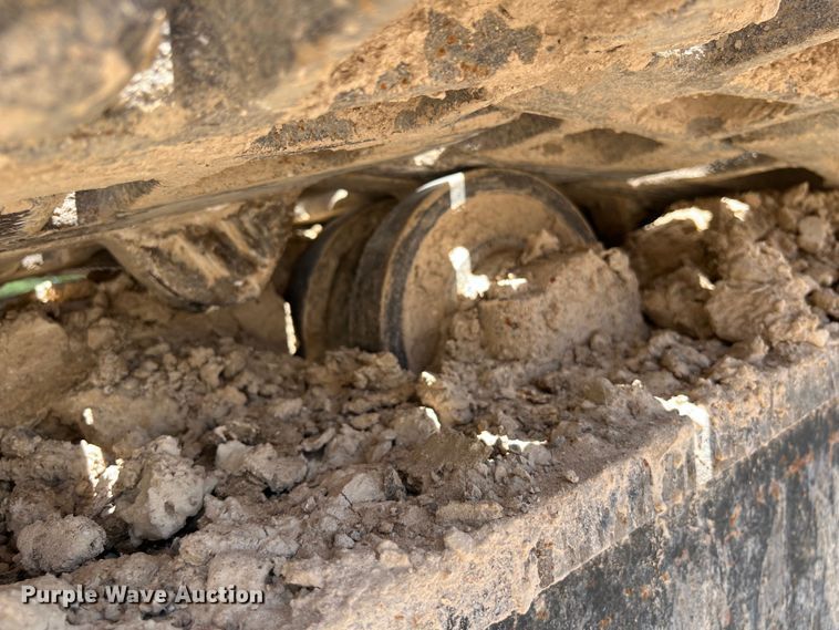 image for item LU9904 2005 Manitowoc 10000 crane