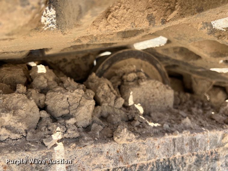 image for item LU9904 2005 Manitowoc 10000 crane