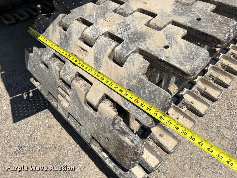 image for item LU9904 2005 Manitowoc 10000 crane