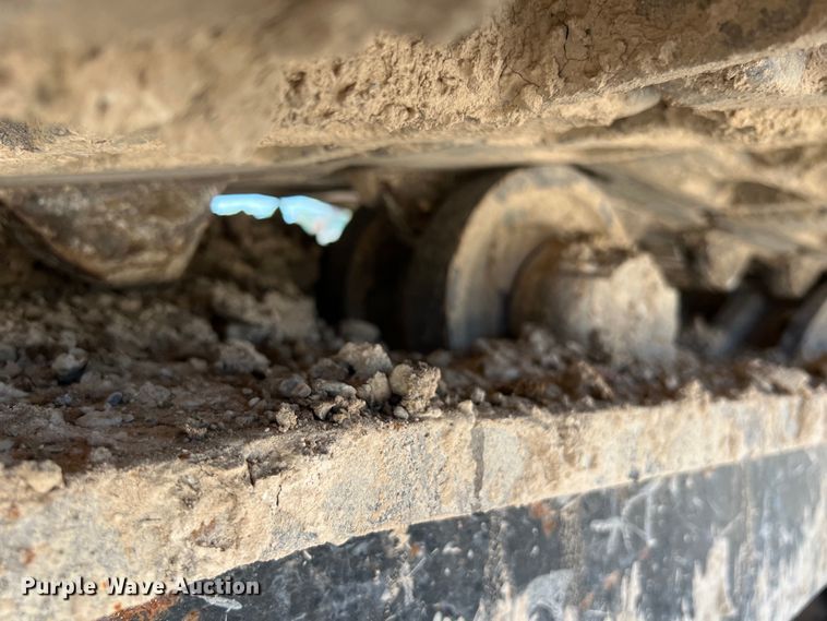 image for item LU9904 2005 Manitowoc 10000 crane