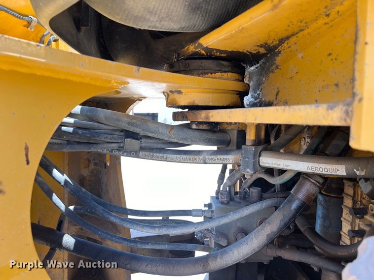 image for item LU9908 2011 John Deere  544K wheel loader