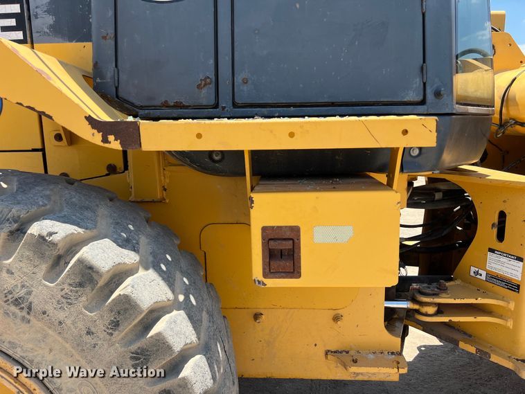 image for item LU9908 2011 John Deere  544K wheel loader