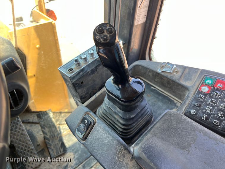 image for item LU9908 2011 John Deere  544K wheel loader