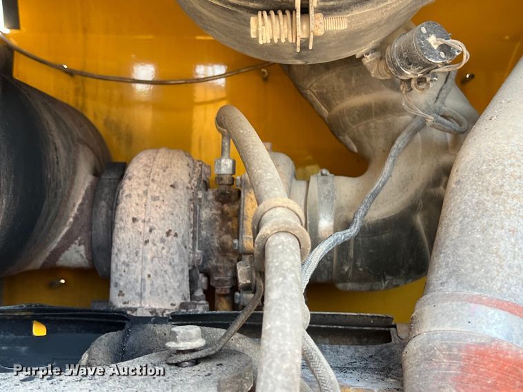 image for item LU9908 2011 John Deere  544K wheel loader