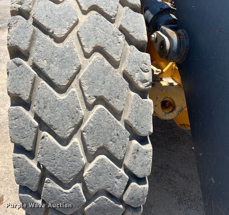 image for item LU9908 2011 John Deere  544K wheel loader