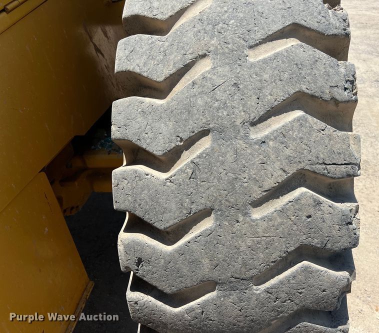 image for item LU9908 2011 John Deere  544K wheel loader