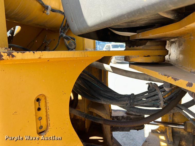 image for item LU9915 2007 John Deere  544J wheel loader