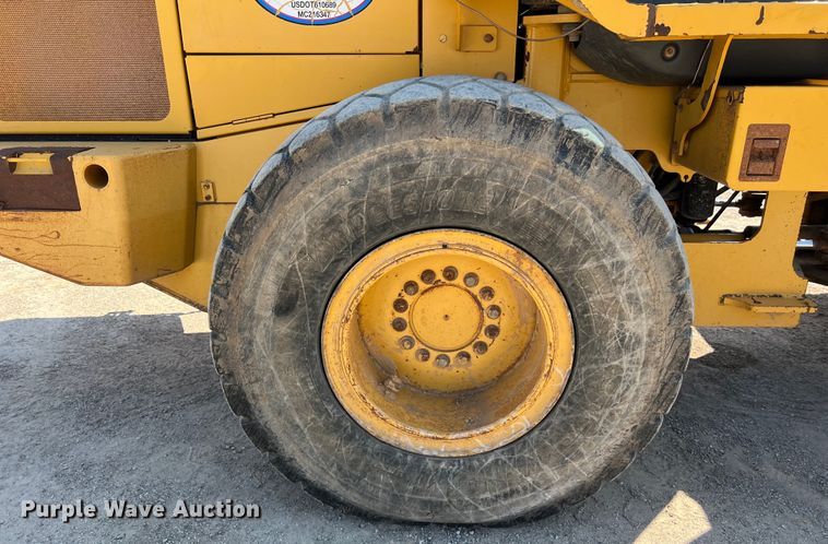image for item LU9915 2007 John Deere  544J wheel loader