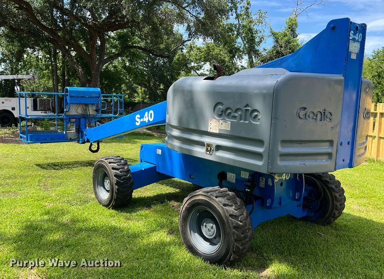 image for item LU9918 2013 Genie  S-40 boom lift