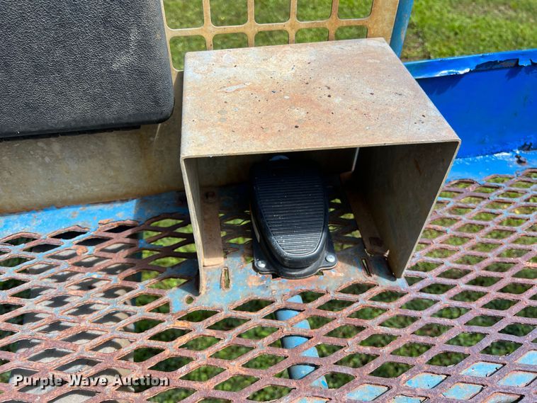 image for item LU9918 2013 Genie  S-40 boom lift