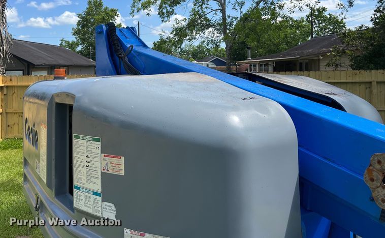 image for item LU9918 2013 Genie  S-40 boom lift