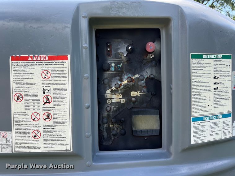 image for item LU9918 2013 Genie  S-40 boom lift