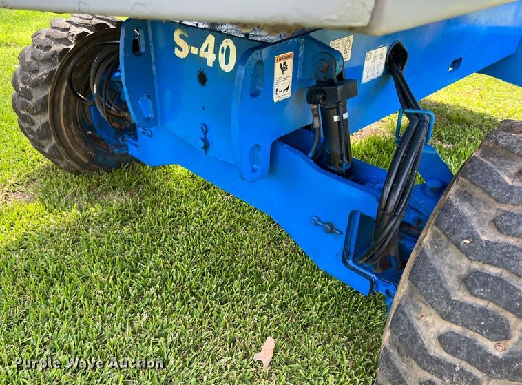 image for item LU9918 2013 Genie  S-40 boom lift