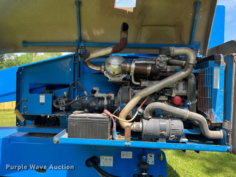 image for item LU9918 2013 Genie  S-40 boom lift