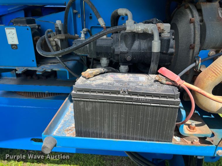 image for item LU9918 2013 Genie  S-40 boom lift