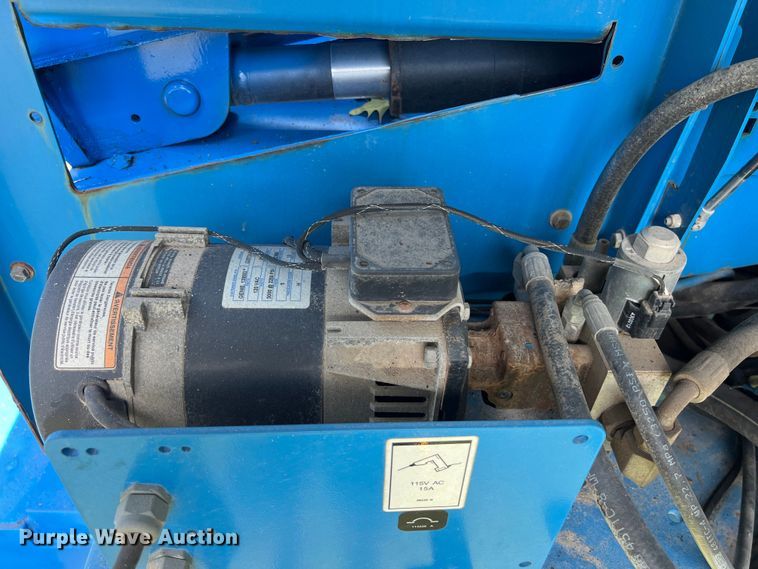 image for item LU9918 2013 Genie  S-40 boom lift