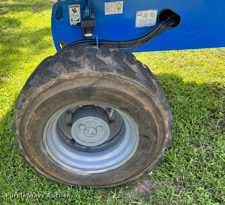 image for item LU9918 2013 Genie  S-40 boom lift