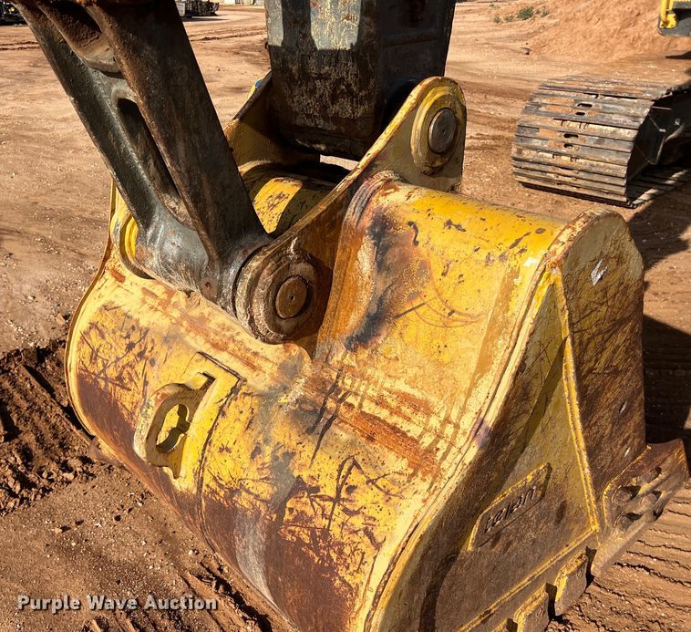 image for item LU9928 2012 Volvo EC220DL excavator