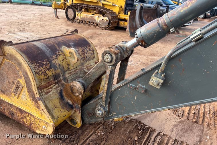 image for item LU9928 2012 Volvo EC220DL excavator