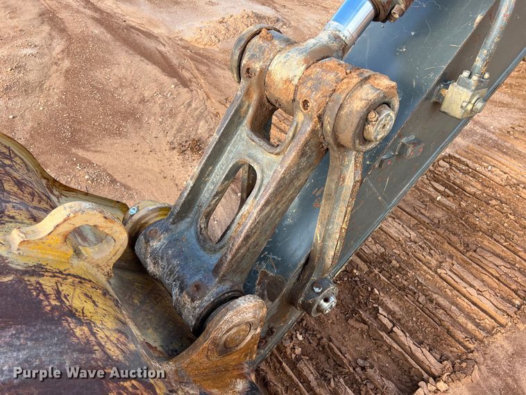 image for item LU9928 2012 Volvo EC220DL excavator