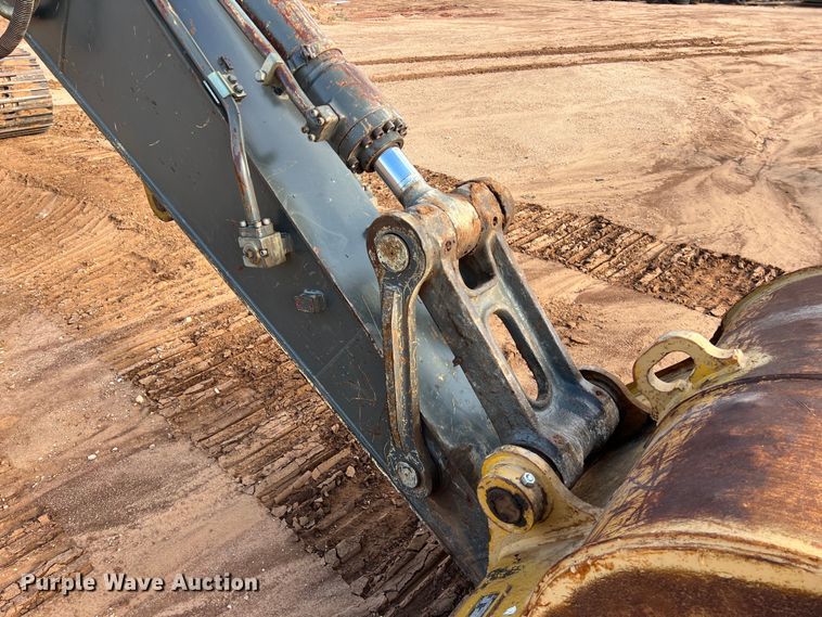 image for item LU9928 2012 Volvo EC220DL excavator