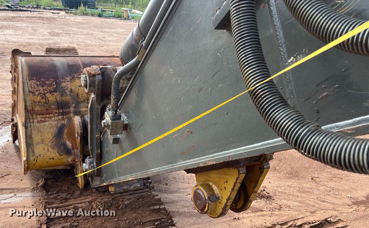 image for item LU9928 2012 Volvo EC220DL excavator