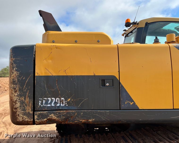 image for item LU9928 2012 Volvo EC220DL excavator