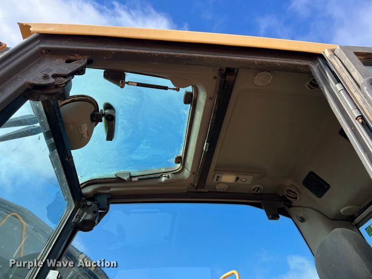 image for item LU9928 2012 Volvo EC220DL excavator
