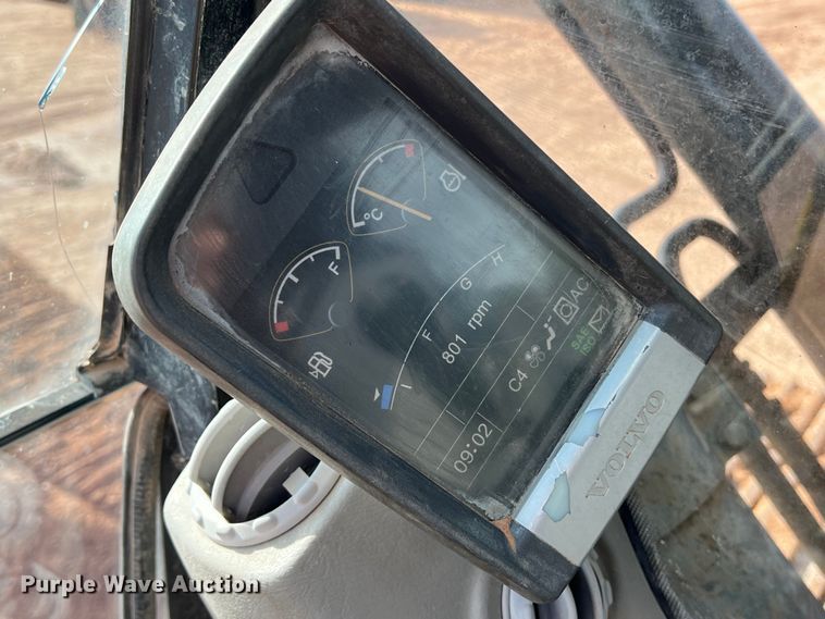 image for item LU9928 2012 Volvo EC220DL excavator