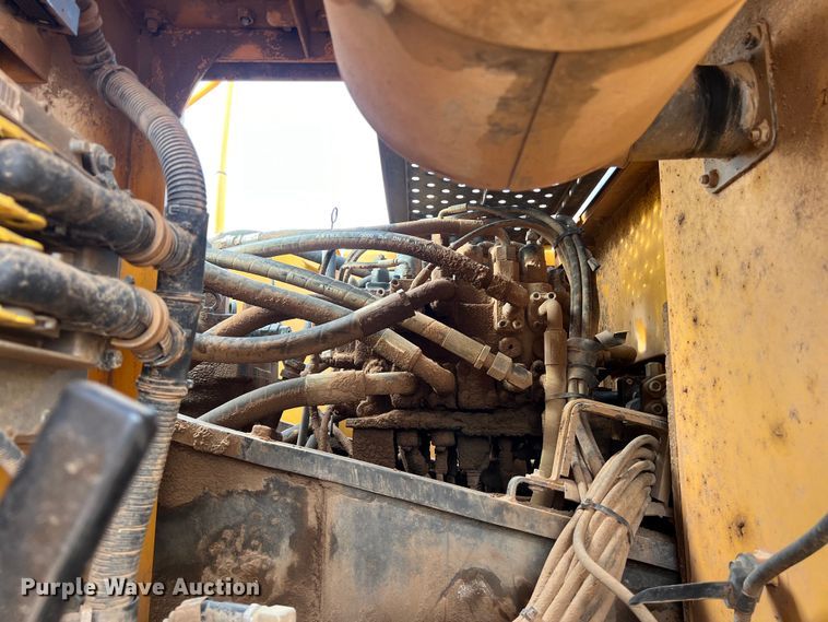 image for item LU9928 2012 Volvo EC220DL excavator