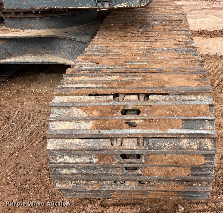 image for item LU9928 2012 Volvo EC220DL excavator