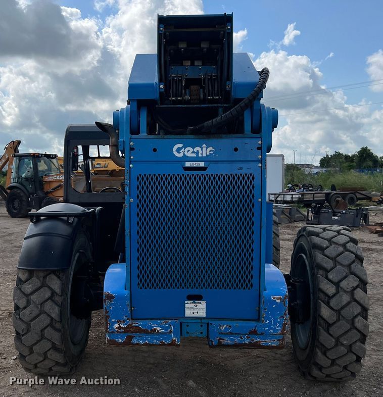 image for item LU9933 2015 Genie GTH-1056 telehandler