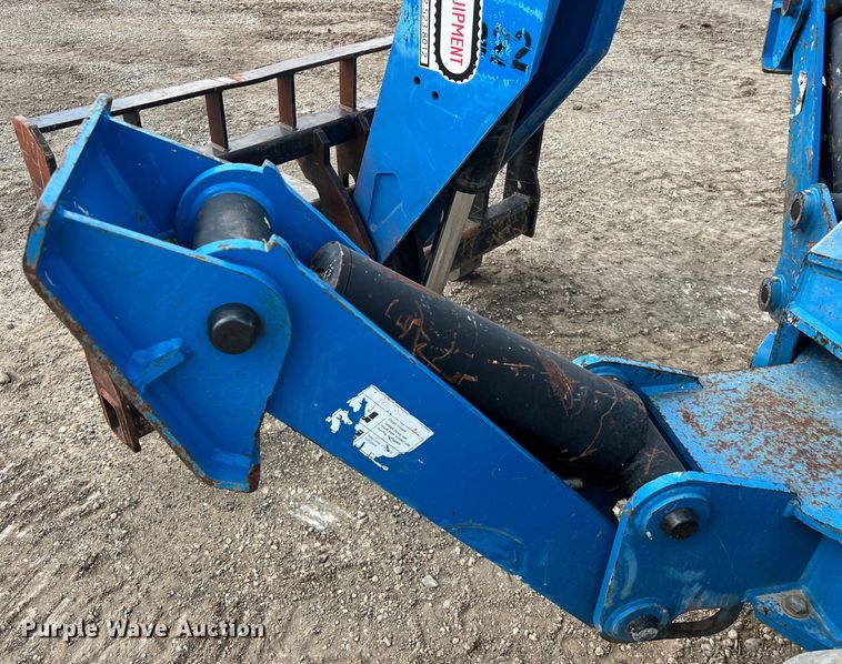 image for item LU9933 2015 Genie GTH-1056 telehandler