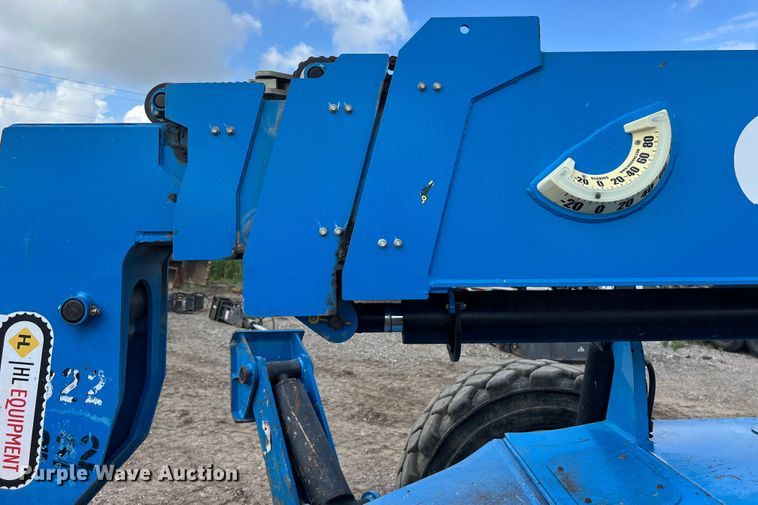 image for item LU9933 2015 Genie GTH-1056 telehandler