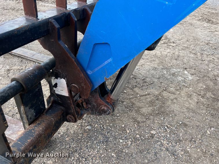 image for item LU9933 2015 Genie GTH-1056 telehandler