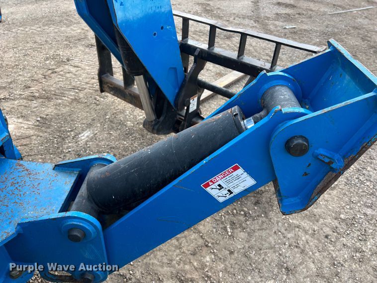 image for item LU9933 2015 Genie GTH-1056 telehandler