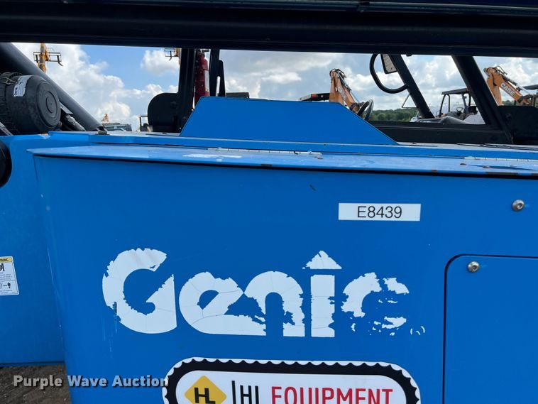 image for item LU9933 2015 Genie GTH-1056 telehandler