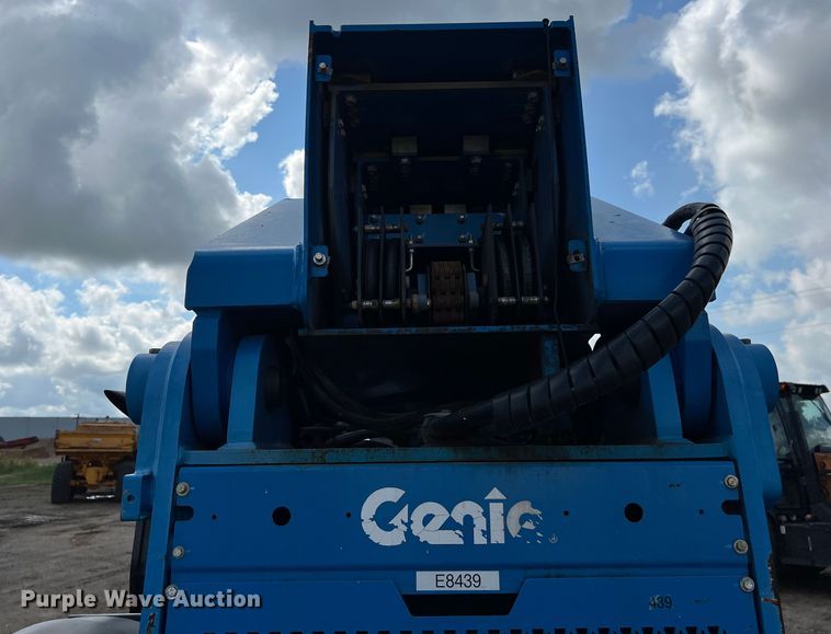 image for item LU9933 2015 Genie GTH-1056 telehandler