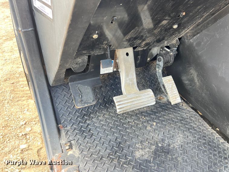 image for item LU9933 2015 Genie GTH-1056 telehandler