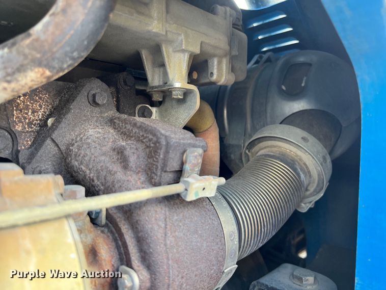 image for item LU9933 2015 Genie GTH-1056 telehandler