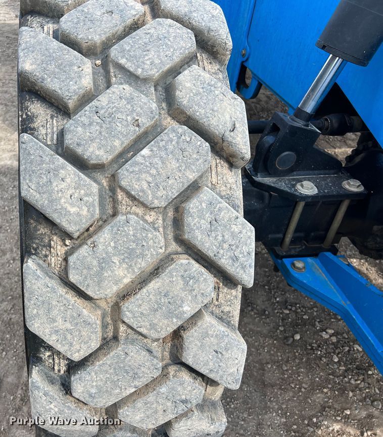 image for item LU9933 2015 Genie GTH-1056 telehandler