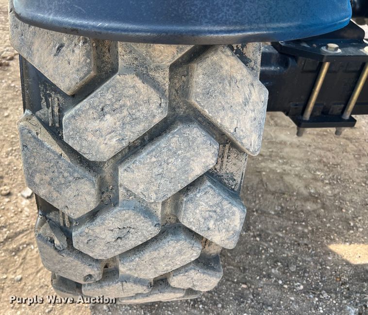 image for item LU9933 2015 Genie GTH-1056 telehandler