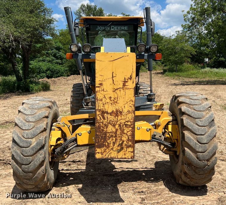 image for item LU9936 2011 John Deere  772G motor grader