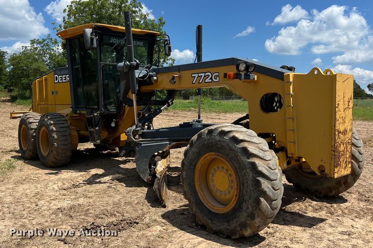 image for item LU9936 2011 John Deere  772G motor grader