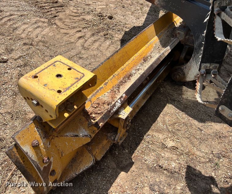 image for item LU9936 2011 John Deere  772G motor grader