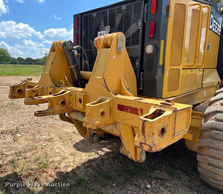 image for item LU9936 2011 John Deere  772G motor grader