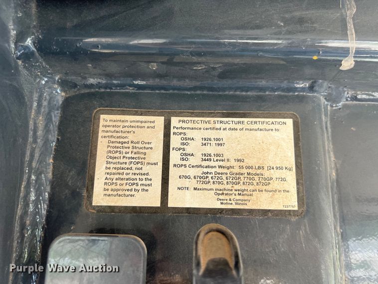 image for item LU9936 2011 John Deere  772G motor grader